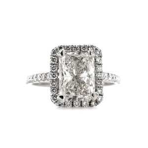 2.5 Carats Radiant Cut Diamond in a halo setting