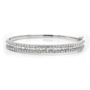 Diamond bangle With 3.5 carats in Baguette and round Diamonds